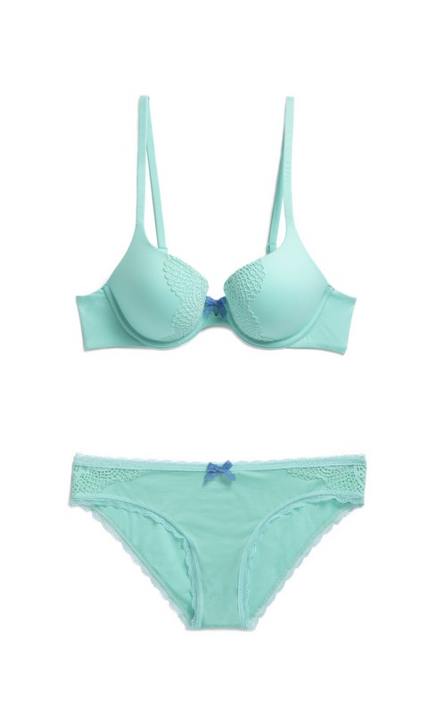 Treat Your Mum This Mother's Day at Victoria's Secret 